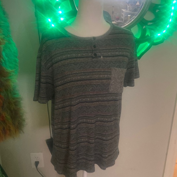 Used Henley men’s size large on the Baez brand T-shirt with breast pocket! - Picture 1 of 5